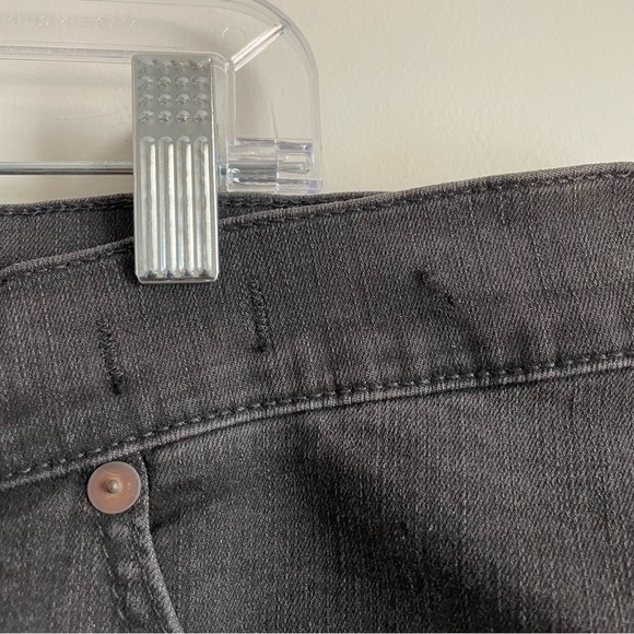 Madewell Petite 9" High-Rise Skinny Jeans in Lunar Wash - Picture 10 of 10